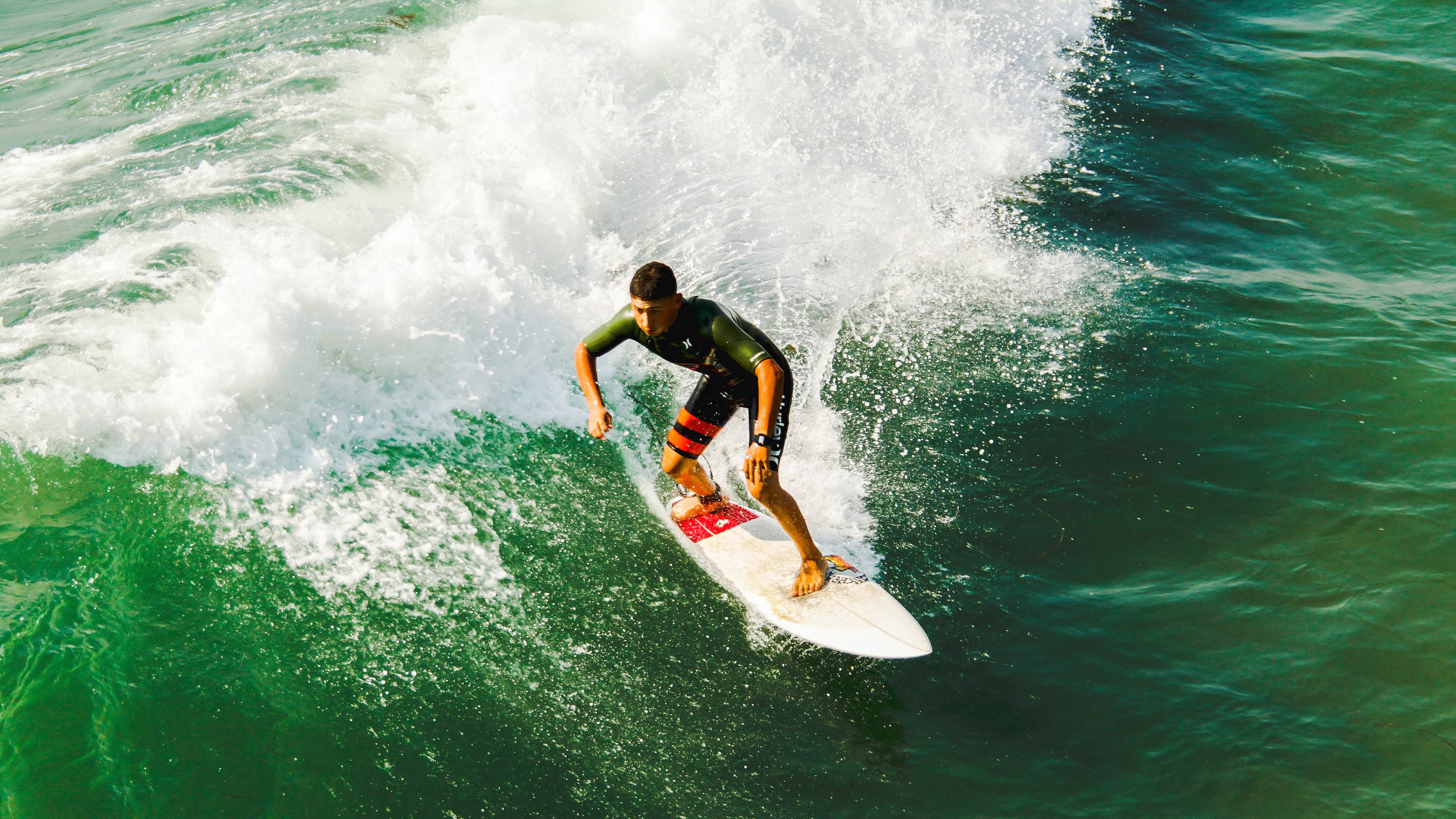 开云体育直播-英格拉姆扛起全队，英超争冠之夜的孤胆英雄