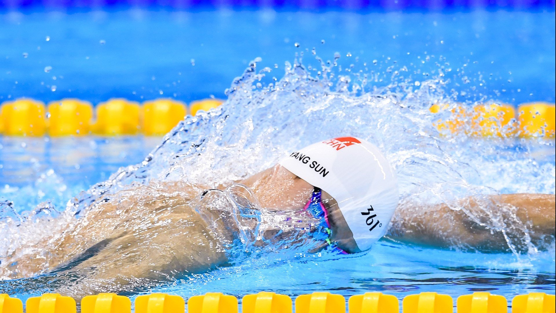 莱奥的加冕礼,当F1年度争冠之夜成为他的终极舞台