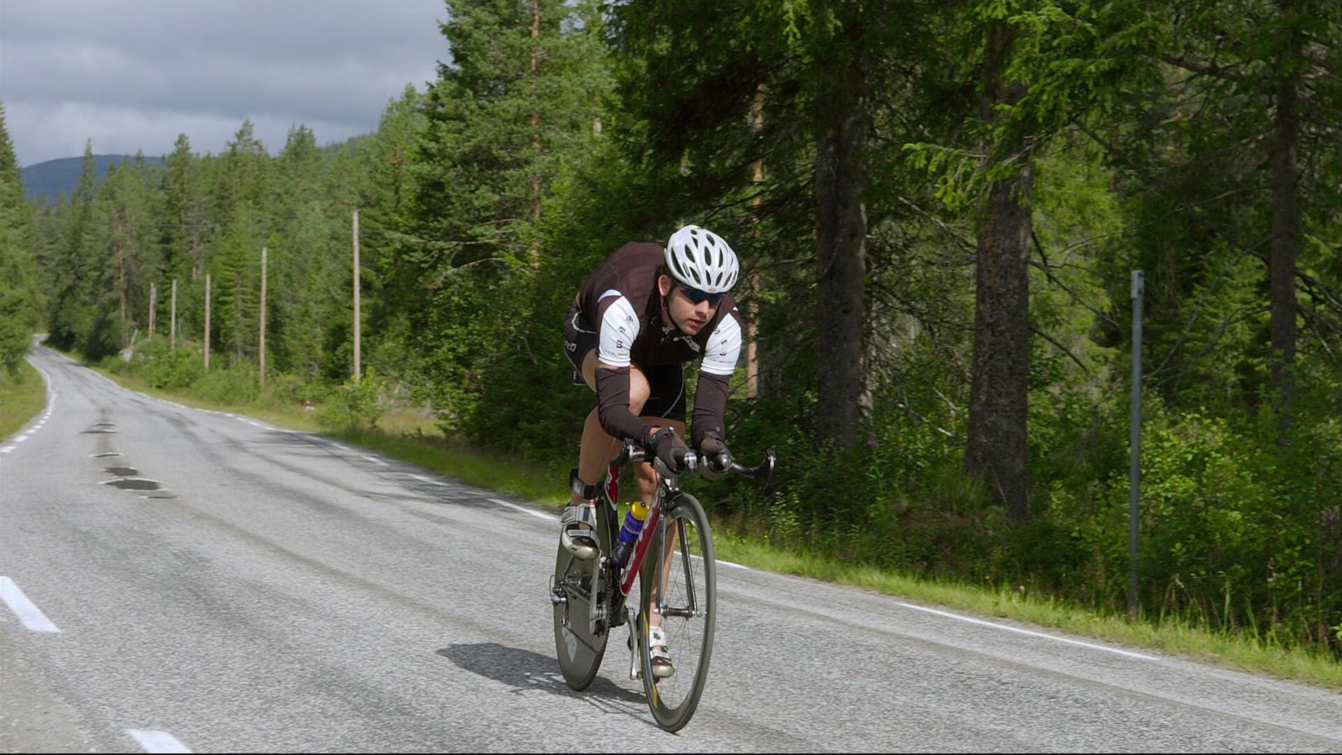 末节风暴，西亚卡姆主宰战局，独行侠险胜广厦的战术密码
