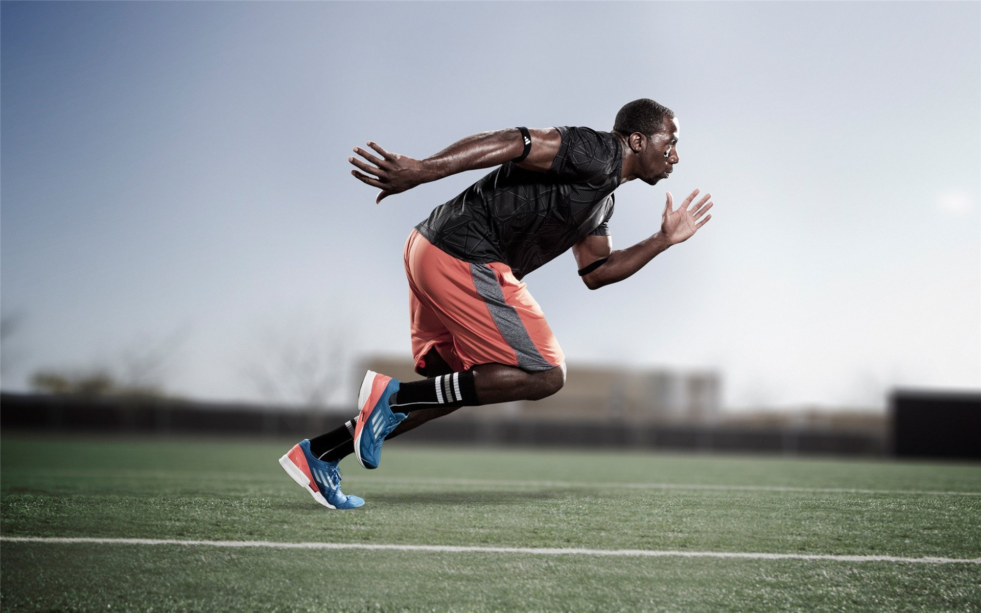 当精密钟表碾过桑巴舞步，莱万惊艳四座背后的足球哲学革命